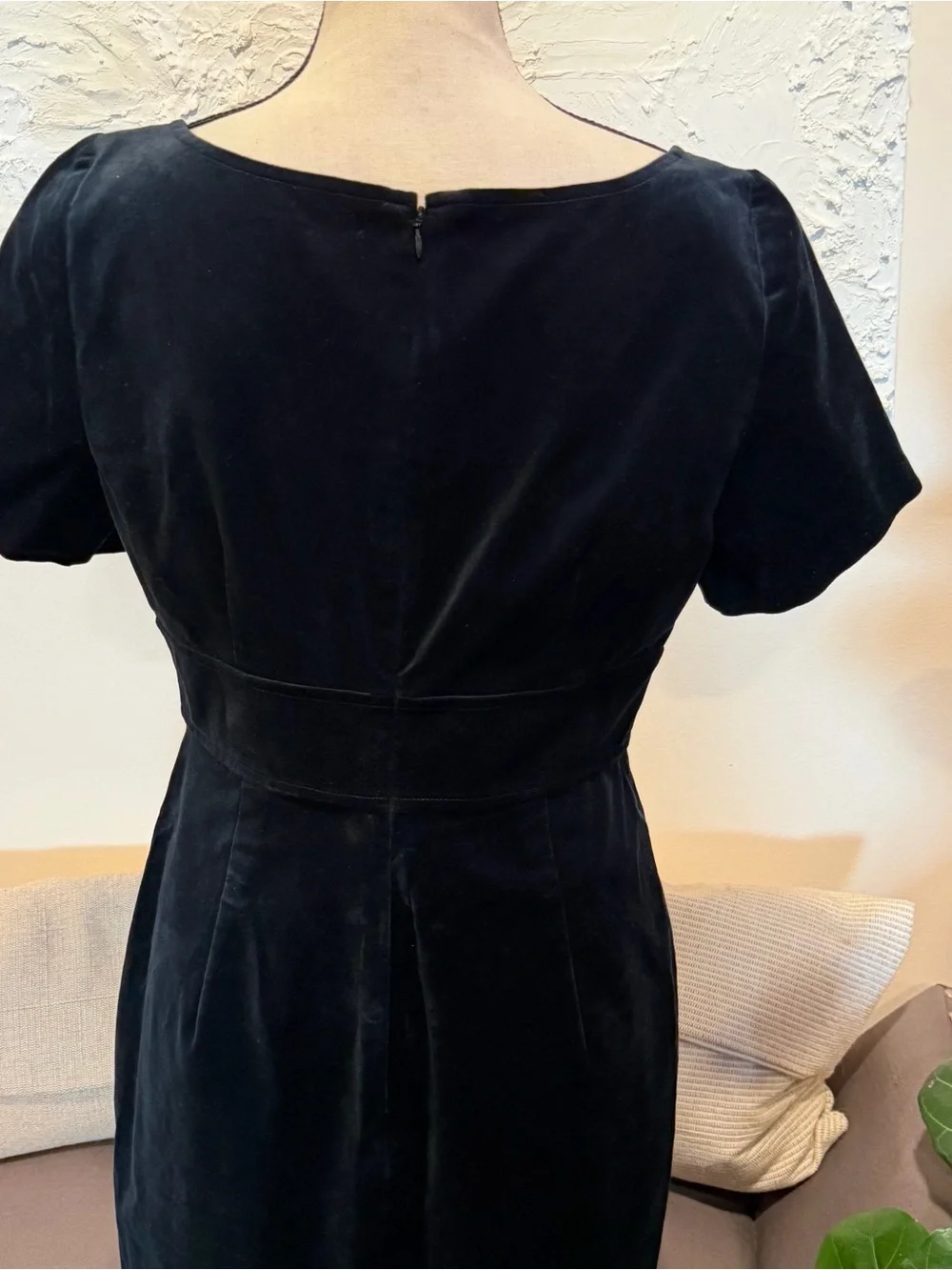 J.CREW Black Squareneck Sheath Dress Stretch Velvet Short Sleeve Size 10 NWT